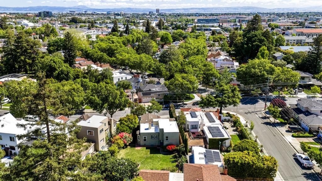 Image 36 of property listing at 2652 Isabelle, San Mateo, CA 94403