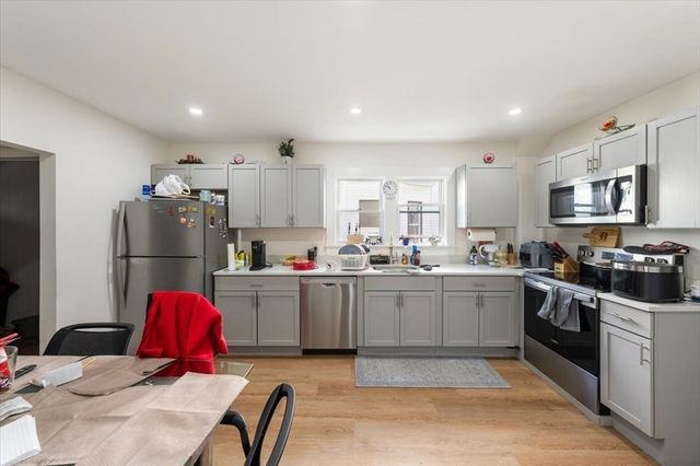 528 Ferry St, Everett, MA 02149