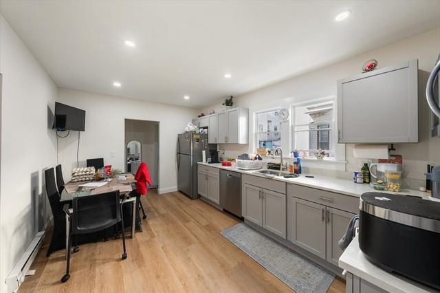 528 Ferry St, Everett, MA 02149