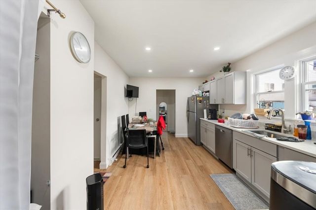 528 Ferry St, Everett, MA 02149