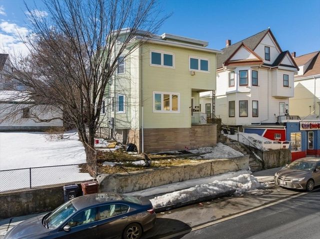 528 Ferry St, Everett, MA 02149