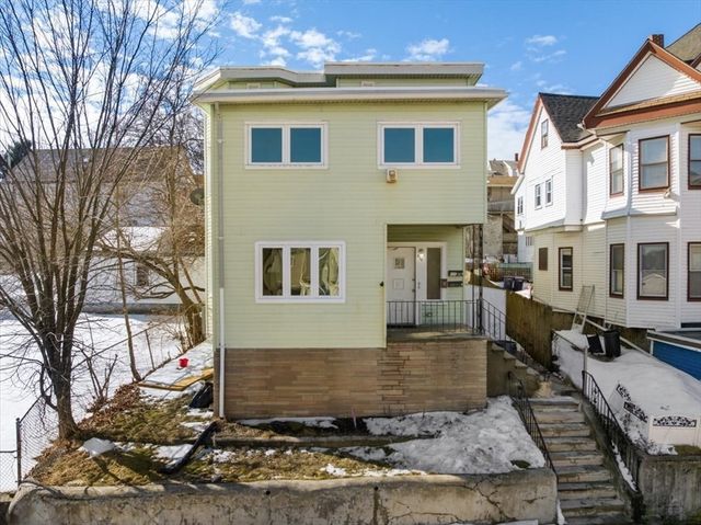528 Ferry St, Everett, MA 02149