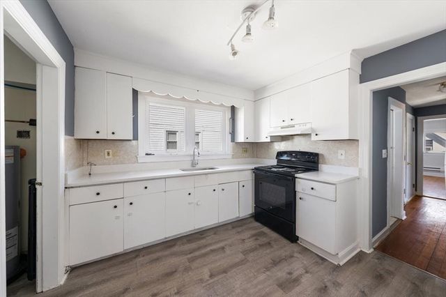 528 Ferry St, Everett, MA 02149