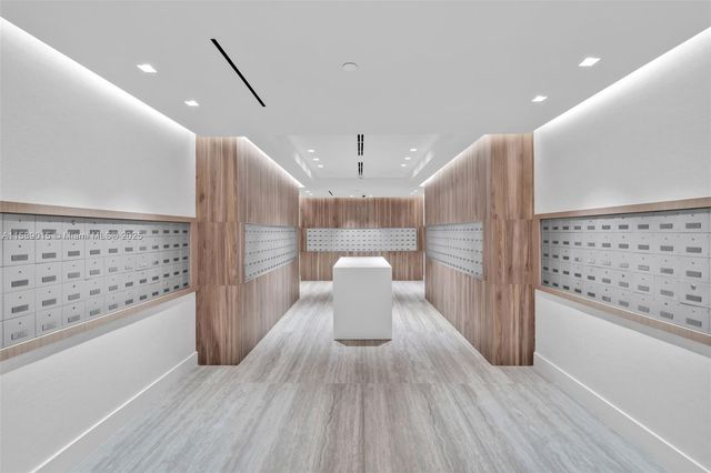 2301 Collins Ave 325, Miami Beach, FL 33139