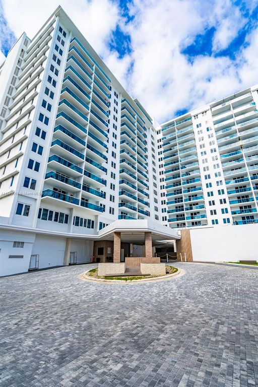 2301 Collins Ave 325, Miami Beach, FL 33139