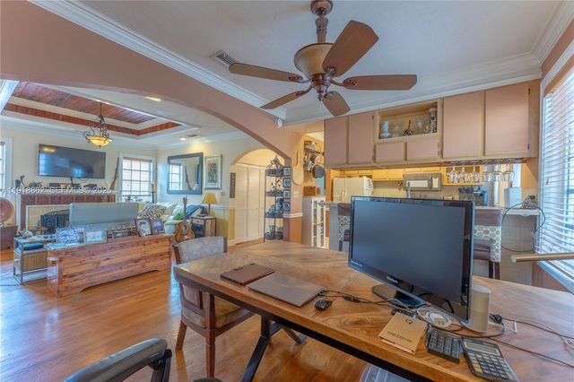 4250 SW 10th St, Miami, FL 33134