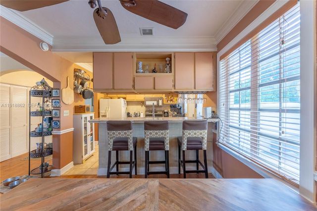 4250 SW 10th St, Miami, FL 33134