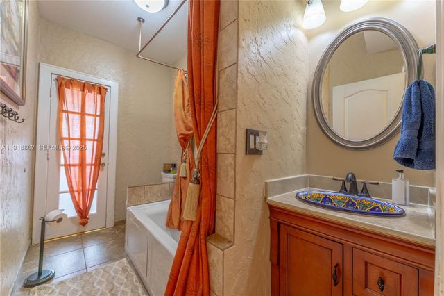 4250 SW 10th St, Miami, FL 33134