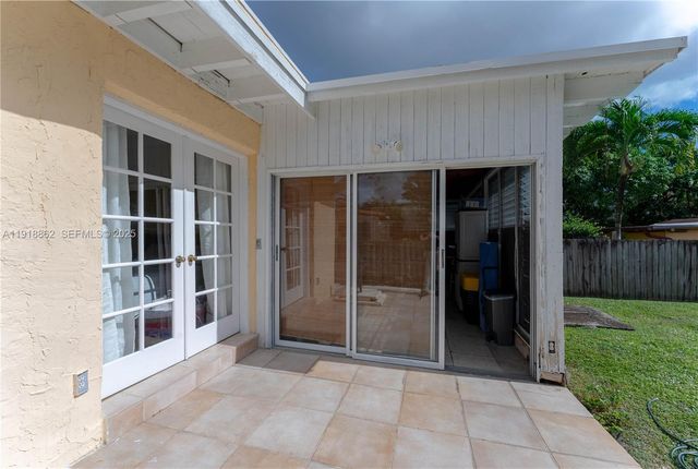 4250 SW 10th St, Miami, FL 33134