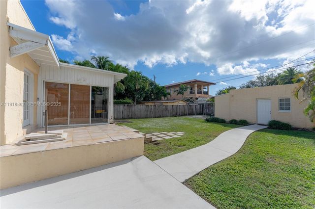 4250 SW 10th St, Miami, FL 33134