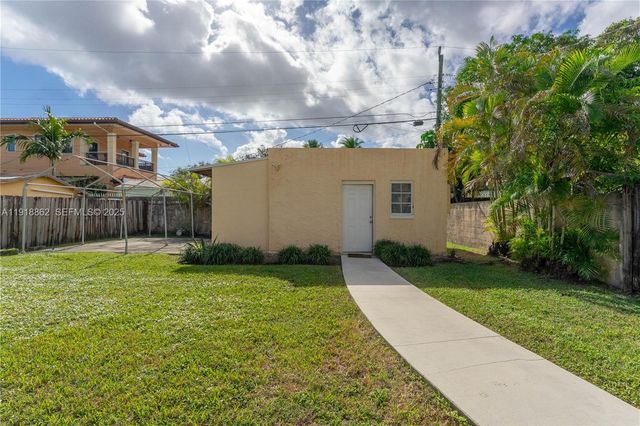 4250 SW 10th St, Miami, FL 33134