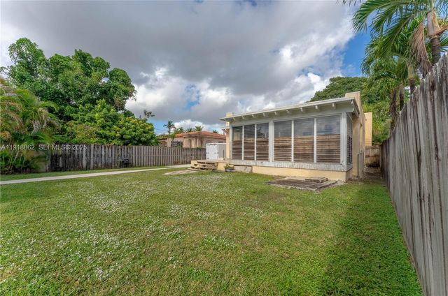 4250 SW 10th St, Miami, FL 33134