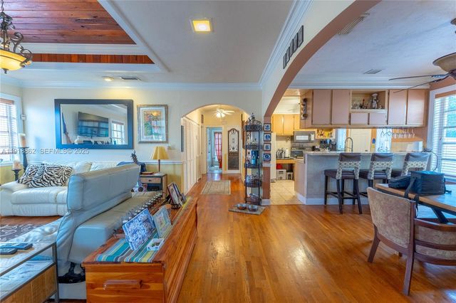 4250 SW 10th St, Miami, FL 33134