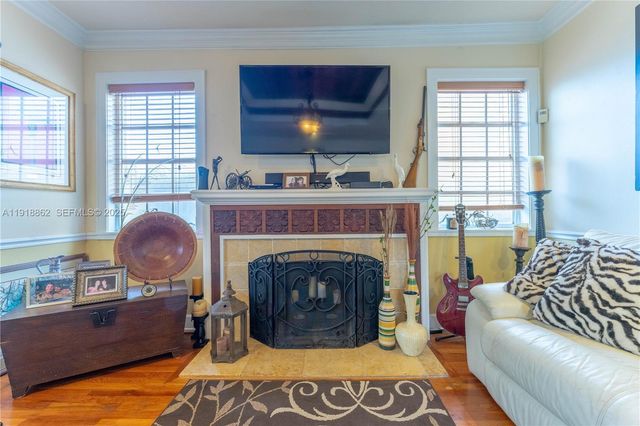 4250 SW 10th St, Miami, FL 33134