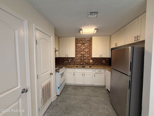 107 Cane Field Street, Youngsville, LA 70592