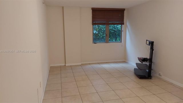 2630 SW 28th St 14, Miami, FL 33133