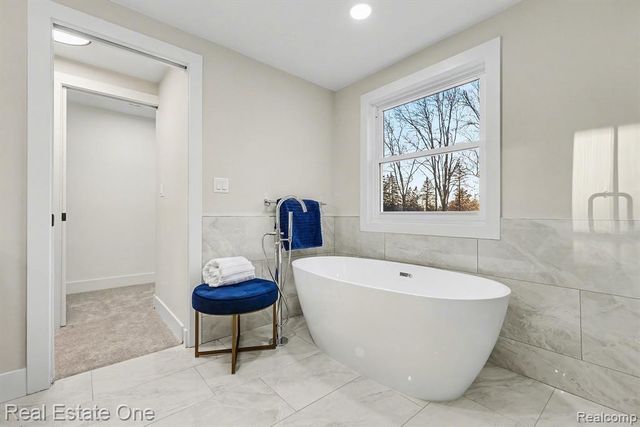 3472 Winchester Road, West Bloomfield, MI 48322