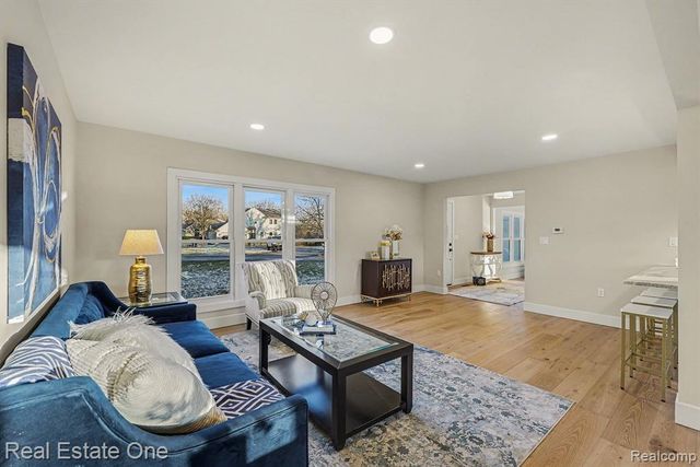 3472 Winchester Road, West Bloomfield, MI 48322