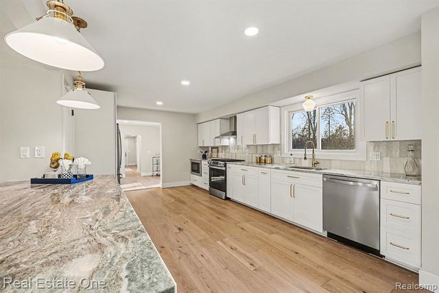 3472 Winchester Road, West Bloomfield, MI 48322