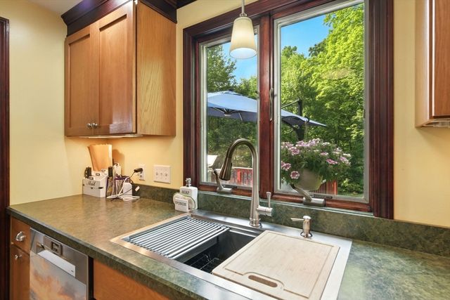 171 White Fox Road, Agawam, MA 01030