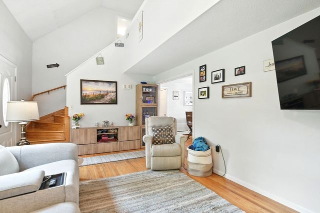 171 White Fox Road, Agawam, MA 01030