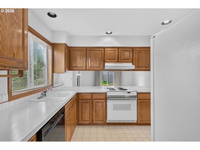 14674 Se STERLING Ct, Clackamas, OR 97015