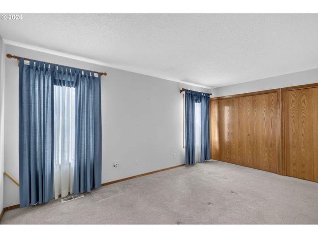 14674 Se STERLING Ct, Clackamas, OR 97015
