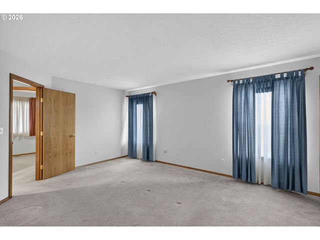 14674 Se STERLING Ct, Clackamas, OR 97015