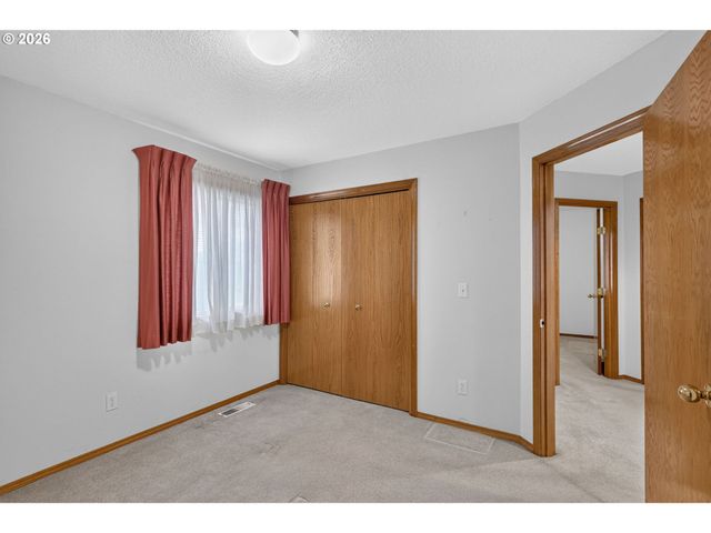 14674 Se STERLING Ct, Clackamas, OR 97015
