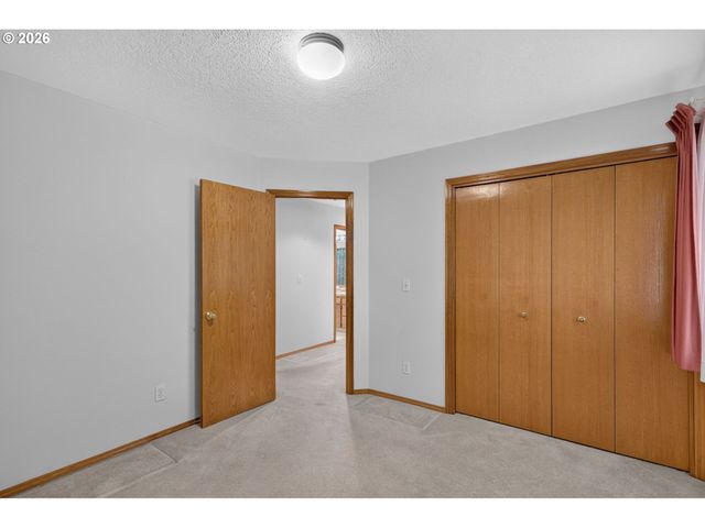 14674 Se STERLING Ct, Clackamas, OR 97015
