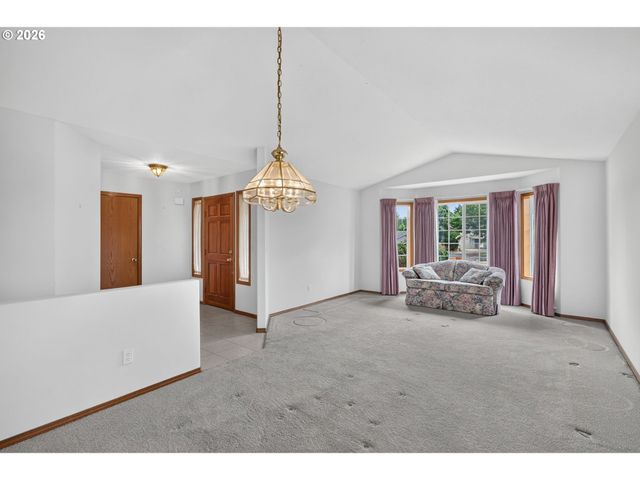 14674 Se STERLING Ct, Clackamas, OR 97015
