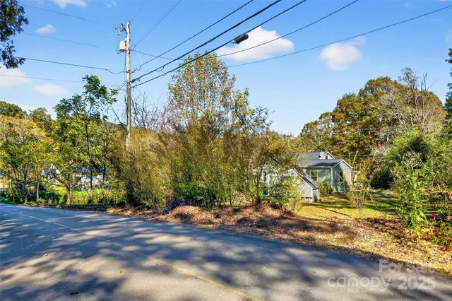 411 Hiawassee Avenue 2, Black Mountain, NC 28711