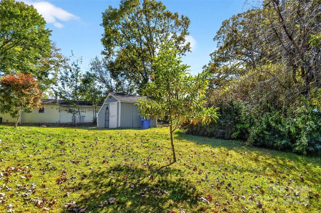 411 Hiawassee Avenue 2, Black Mountain, NC 28711