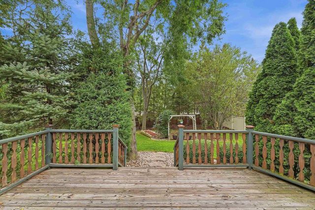 N9630 N COOP ROAD, Appleton, WI 54915