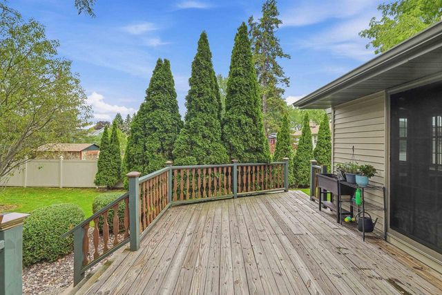 N9630 N COOP ROAD, Appleton, WI 54915