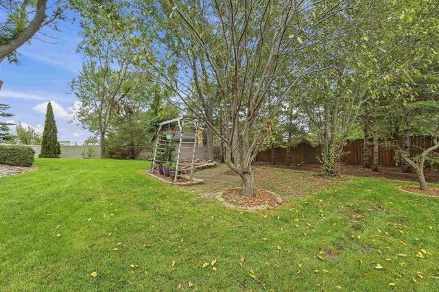 N9630 N COOP ROAD, Appleton, WI 54915