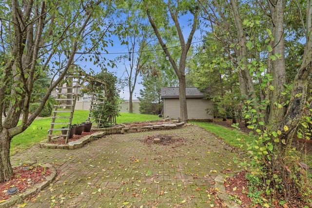 N9630 N COOP ROAD, Appleton, WI 54915