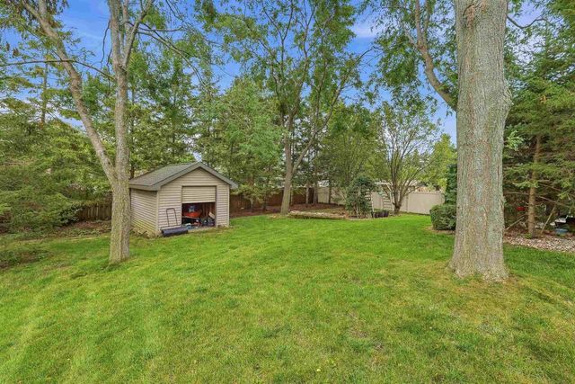 N9630 N COOP ROAD, Appleton, WI 54915