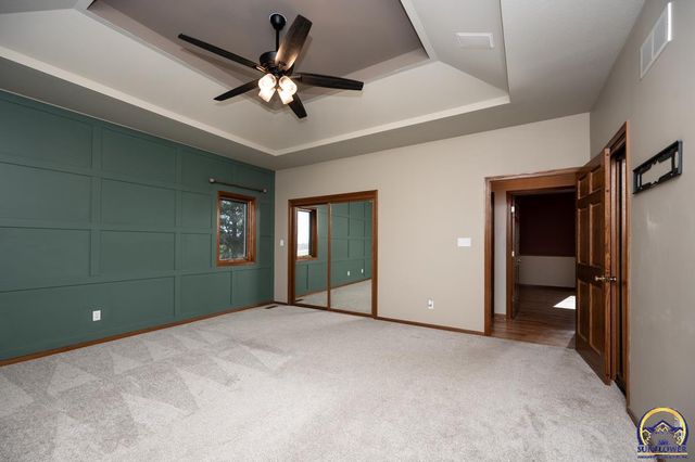 8200 SW 37th ST, Topeka, KS 66614