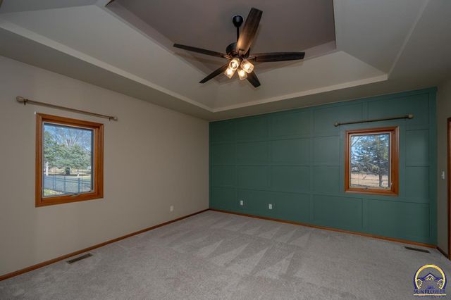 8200 SW 37th ST, Topeka, KS 66614