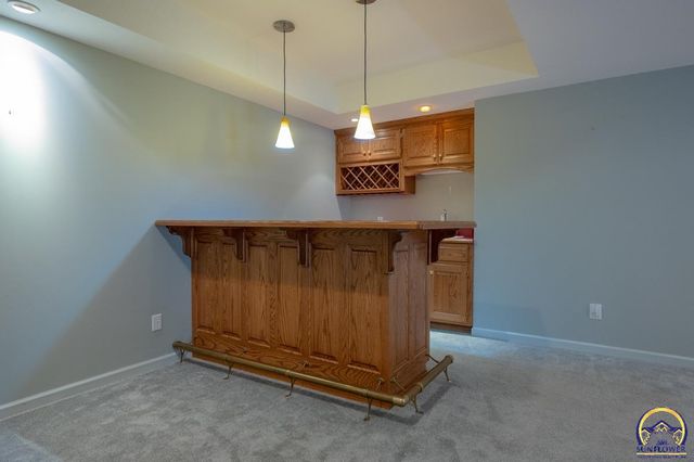 8200 SW 37th ST, Topeka, KS 66614