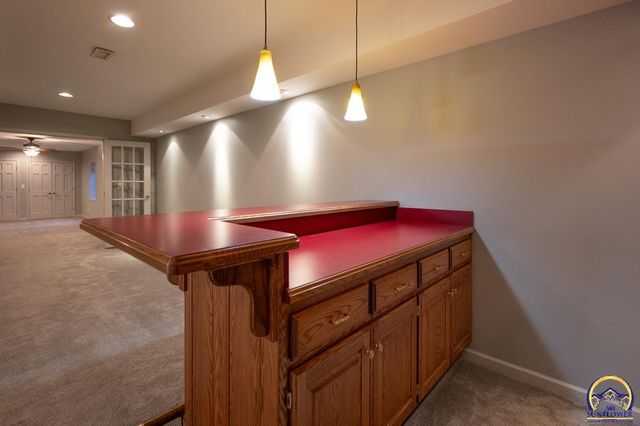 8200 SW 37th ST, Topeka, KS 66614