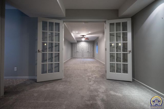 8200 SW 37th ST, Topeka, KS 66614