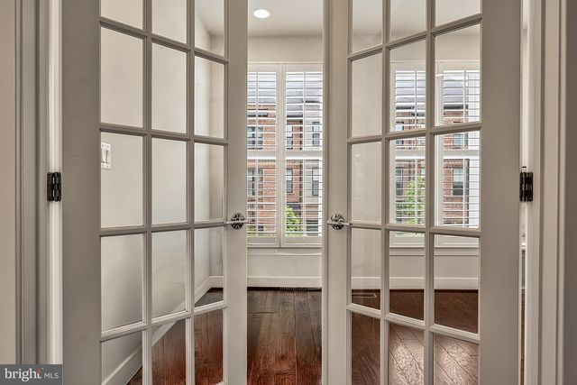 6230 ALMERICO PL, Alexandria, VA 22312