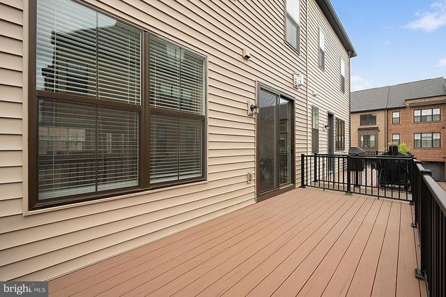 6230 ALMERICO PL, Alexandria, VA 22312