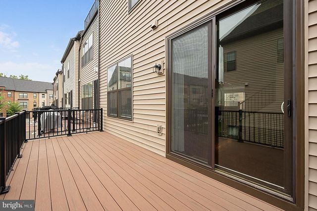 6230 ALMERICO PL, Alexandria, VA 22312