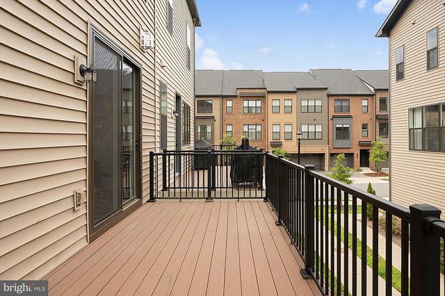 6230 ALMERICO PL, Alexandria, VA 22312