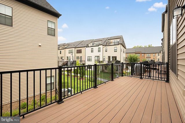 6230 ALMERICO PL, Alexandria, VA 22312