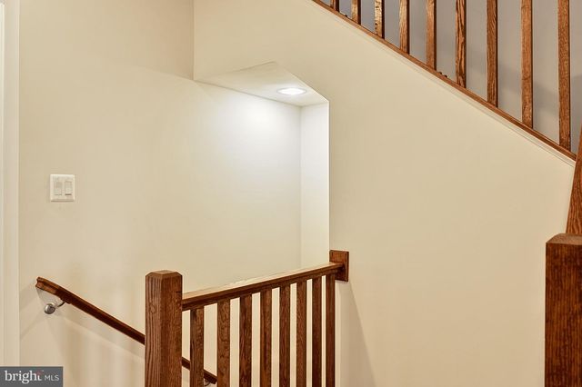 6230 ALMERICO PL, Alexandria, VA 22312