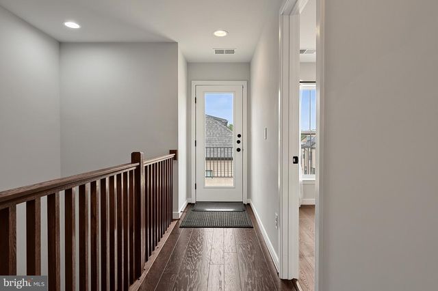 6230 ALMERICO PL, Alexandria, VA 22312